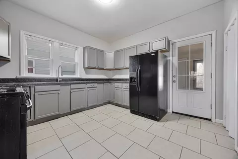 Kitchen - 464 Prospect St, Elgin, IL 60120 photo 1 of 2