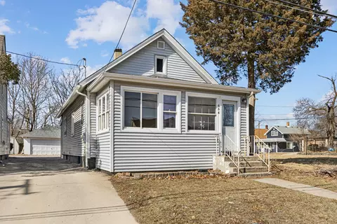 464 Prospect St, Elgin, IL 60120