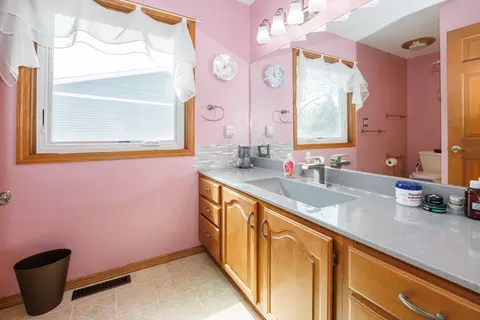 1304 S Hershey Rd, Bloomington, IL 61704 photo 34