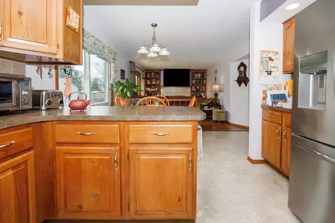 1304 S Hershey Rd, Bloomington, IL 61704 photo 15