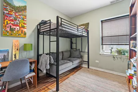 Bedroom - 1212 W Grenshaw St, Chicago, IL 60607 photo 3 of 3