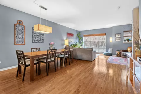 Dining - 1212 W Grenshaw St, Chicago, IL 60607 photo 2 of 2
