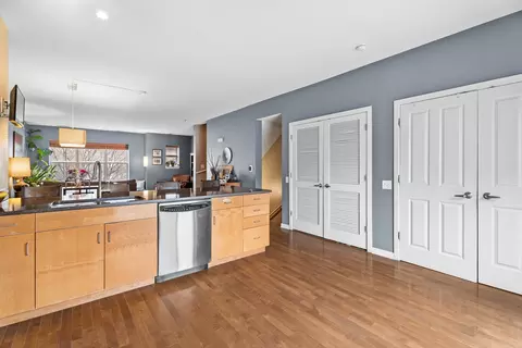 Kitchen - 1212 W Grenshaw St, Chicago, IL 60607 photo 3 of 3
