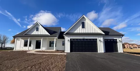 9295 N Stonewall Dr, Newark, IL 60541