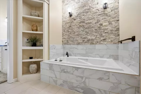 Bath - 1908 Deer Cove Cc Ct, Normal, IL 61761 photo 2 of 6