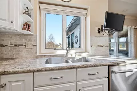 Kitchen - 1908 Deer Cove Cc Ct, Normal, IL 61761 photo 3 of 5