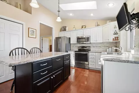 Kitchen - 1908 Deer Cove Cc Ct, Normal, IL 61761 photo 1 of 5