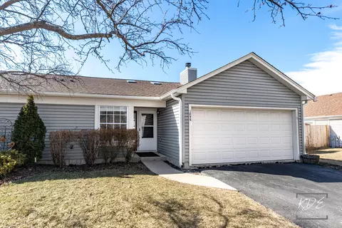 1896 Appaloosa Dr, Naperville, IL 60565