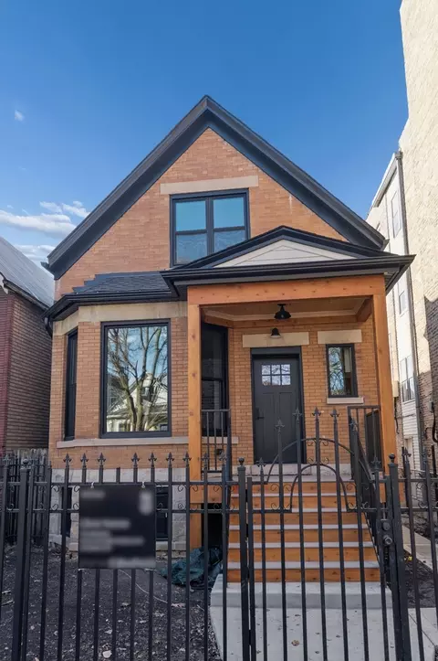 2840 N Christiana Ave, Chicago, IL 60618