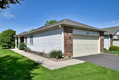 13612 S Magnolia Dr, Plainfield, IL 60544