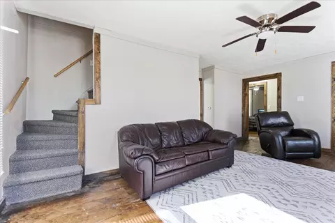 Living - 301 N 2nd Ave, Chenoa, IL 61726 photo 3 of 4