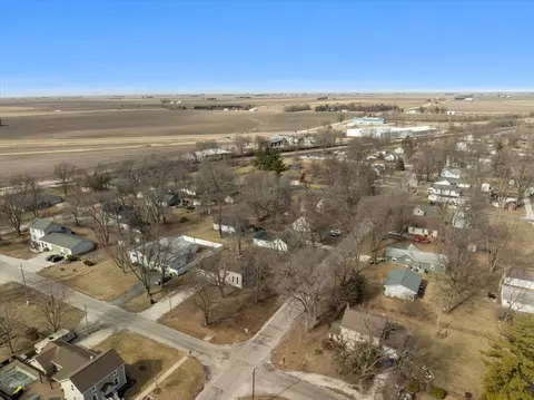 View/Area - 301 N 2nd Ave, Chenoa, IL 61726 photo 2 of 5