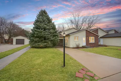 1701 King Dr #A, Normal, IL 61761 photo 3
