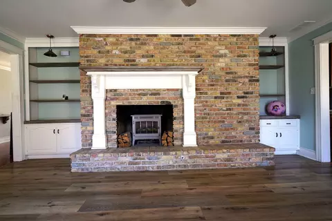 Living - 2 Golfview Pl, Dekalb, IL 60115 photo 5 of 5