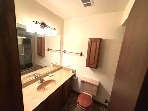 Bath - 1807 Fargo Ave, Mchenry, IL 60050 photo 2 of 5