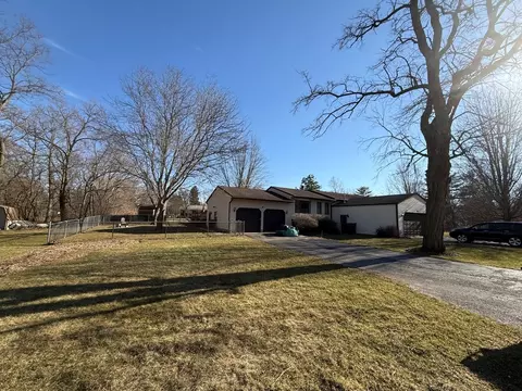 Exterior - 1807 Fargo Ave, Mchenry, IL 60050 photo 3 of 5