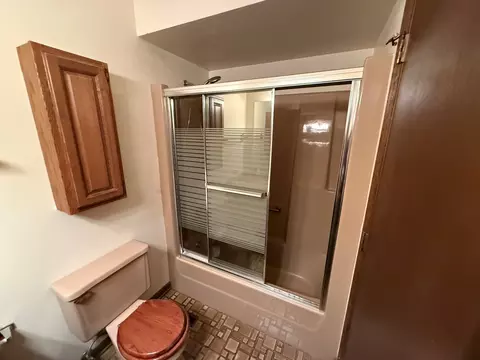 Bath - 1807 Fargo Ave, Mchenry, IL 60050 photo 3 of 5