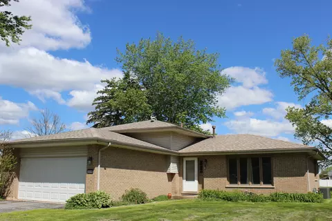 4432 143rd St, Crestwood, IL 60418
