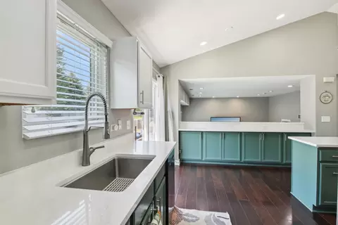 Kitchen - 24339 W Apple Tree Ln, Plainfield, IL 60585 photo 4 of 4