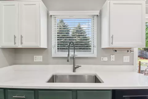 Kitchen - 24339 W Apple Tree Ln, Plainfield, IL 60585 photo 3 of 4
