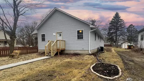 3108 Elizabeth Ave, Zion, IL 60099