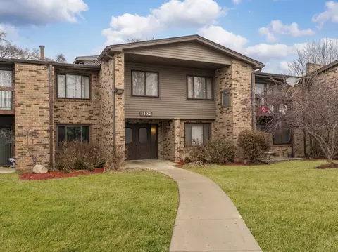 1132 E Randville Dr #2H, Palatine, IL 60074