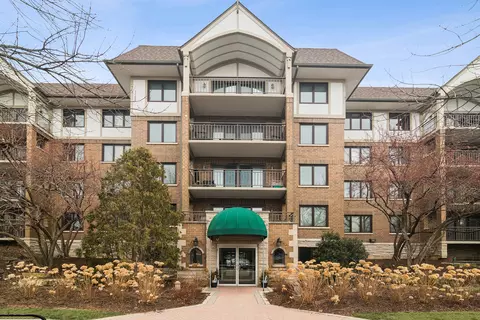 5 S Pine St #506B, Mount Prospect, IL 60056