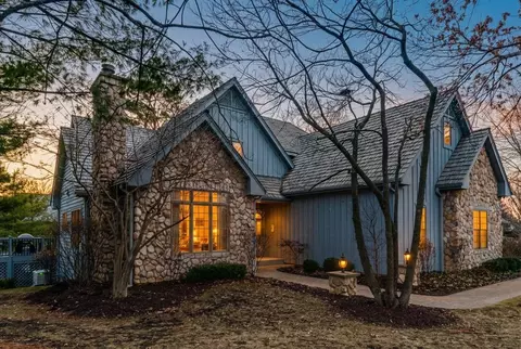 28817 N Spyglass Cir, Mundelein, IL 60060