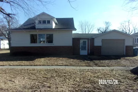 202 N Harrison St, Flanagan, IL 61740