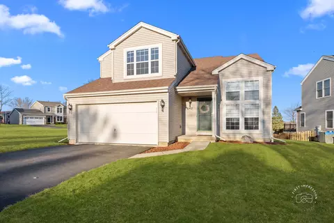 642 Nichole Ln, Geneva, IL 60134