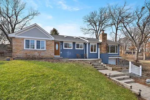 4433 Wildwood Dr, Crystal Lake, IL 60014