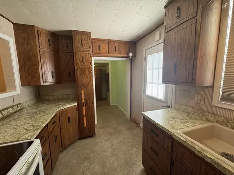 602 E Webster St, Clinton, IL 61727 photo 10