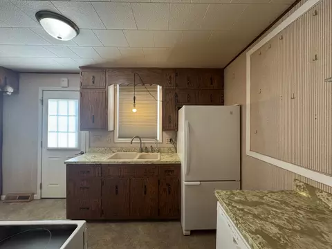 602 E Webster St, Clinton, IL 61727 photo 9