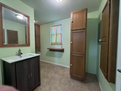 602 E Webster St, Clinton, IL 61727 photo 11