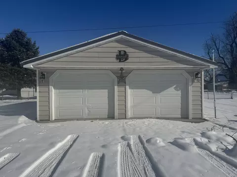 602 E Webster St, Clinton, IL 61727 photo 4