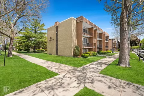 6758 W 64th Pl #23, Chicago, IL 60638