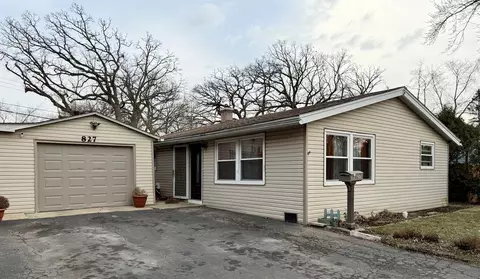 827 Monroe Ave, Carpentersville, IL 60110