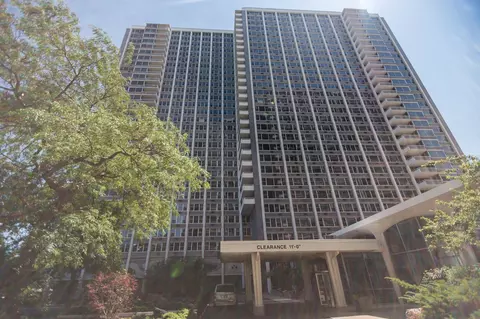 4250 N Marine Dr #1824, Chicago, IL 60613