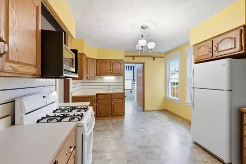 Kitchen - 2011 15th Street A, Moline, IL 61265 photo 1 of 3