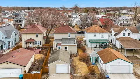 View/Area - 2011 15th Street A, Moline, IL 61265 photo 1 of 6