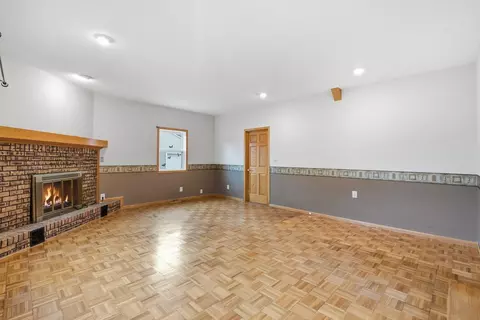 Living - 2011 15th Street A, Moline, IL 61265 photo 3 of 4