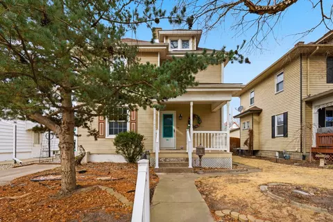Exterior - 2011 15th Street A, Moline, IL 61265 photo 2 of 6