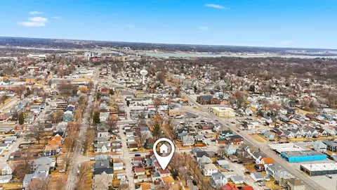 View/Area - 2011 15th Street A, Moline, IL 61265 photo 5 of 6