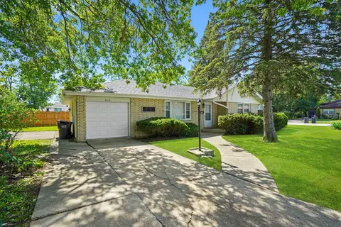 615 E 156th Pl, South Holland, IL 60473