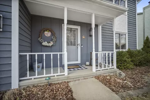 Exterior - 1015 Primrose Ln, Normal, IL 61761 photo 2 of 6