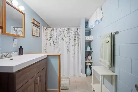 Bath - 1015 Primrose Ln, Normal, IL 61761 photo 3 of 3
