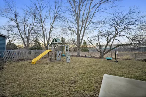 Exterior - 1015 Primrose Ln, Normal, IL 61761 photo 4 of 6