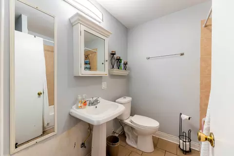 Bath - 7508 W 59th St, Summit, IL 60501 photo 3 of 6