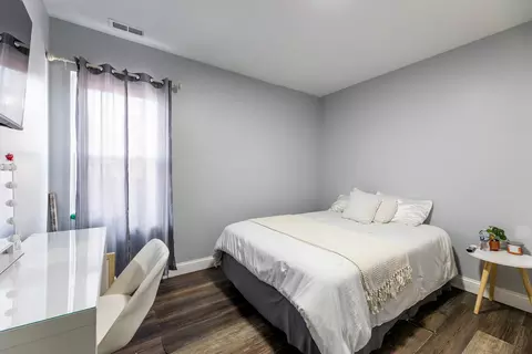Bedroom - 7508 W 59th St, Summit, IL 60501 photo 6 of 6