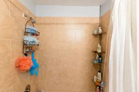 Bath - 7508 W 59th St, Summit, IL 60501 photo 4 of 6